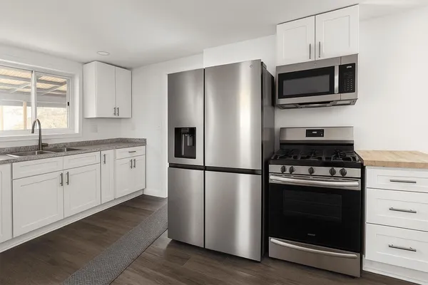 $190,000 | 31195 Merriman Place, Romulus, MI 48174