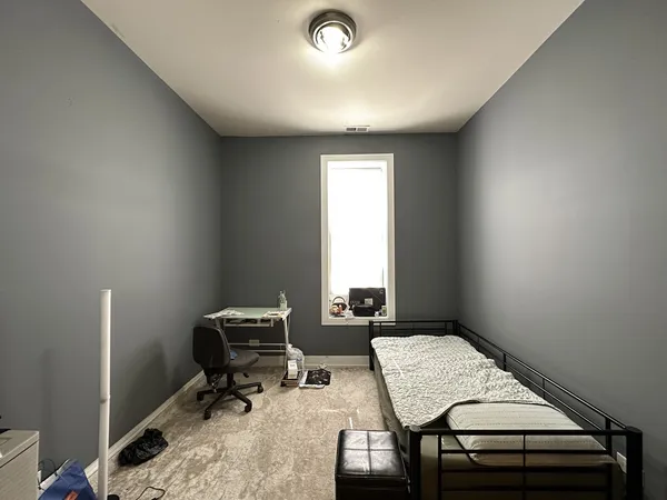 $3,175 | 2835 North Damen Avenue, Unit 2R, Chicago, IL 60618