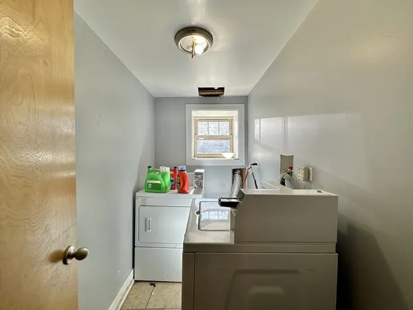 $3,175 | 2835 North Damen Avenue, Unit 2R, Chicago, IL 60618
