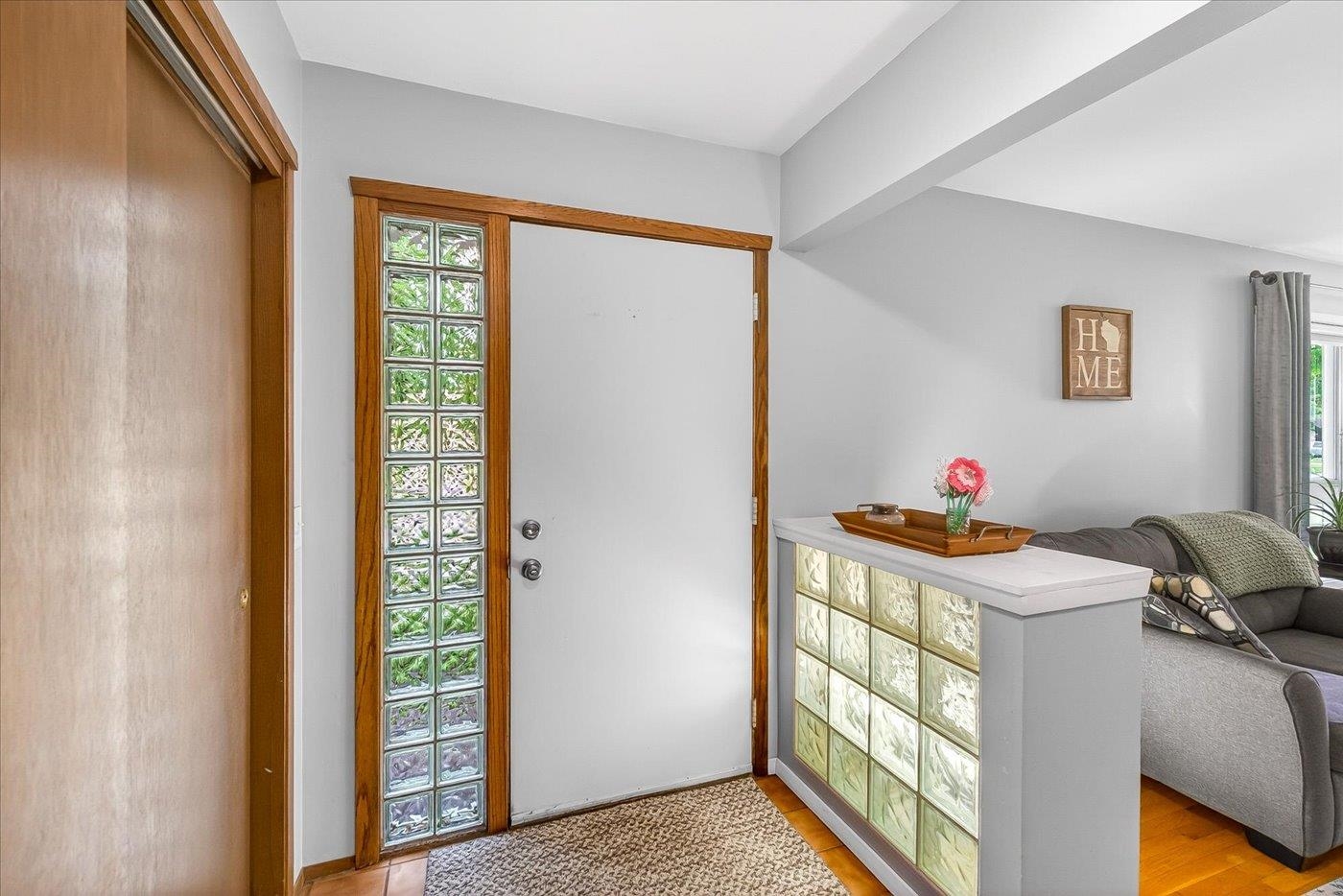 5318 Kingsbridge Road Madison, WI 53714 - Photo 4 of 47