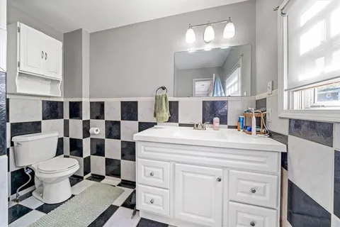 $300,000 | 4621 Genessee Street, Kansas City, MO 64112