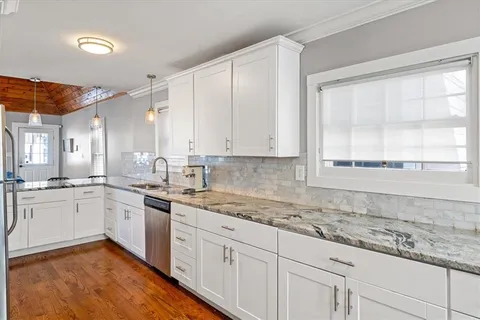 $300,000 | 4621 Genessee Street, Kansas City, MO 64112