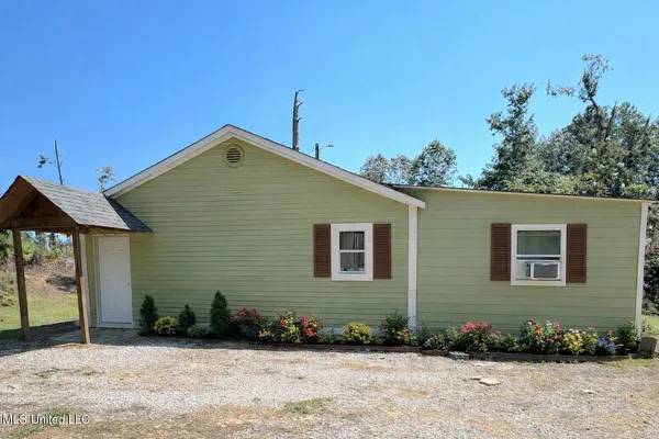 $87,998 | 853 Lakeside Drive, Walnut, MS 38683