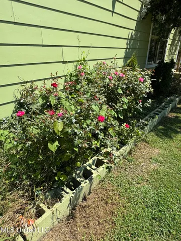 $90,999 | 853 Lakeside Drive, Walnut, MS 38683