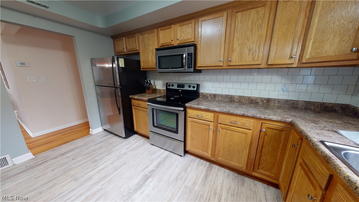 5526 Sheldon Road Lyndhurst, OH 44124 - Photo 9 of 21