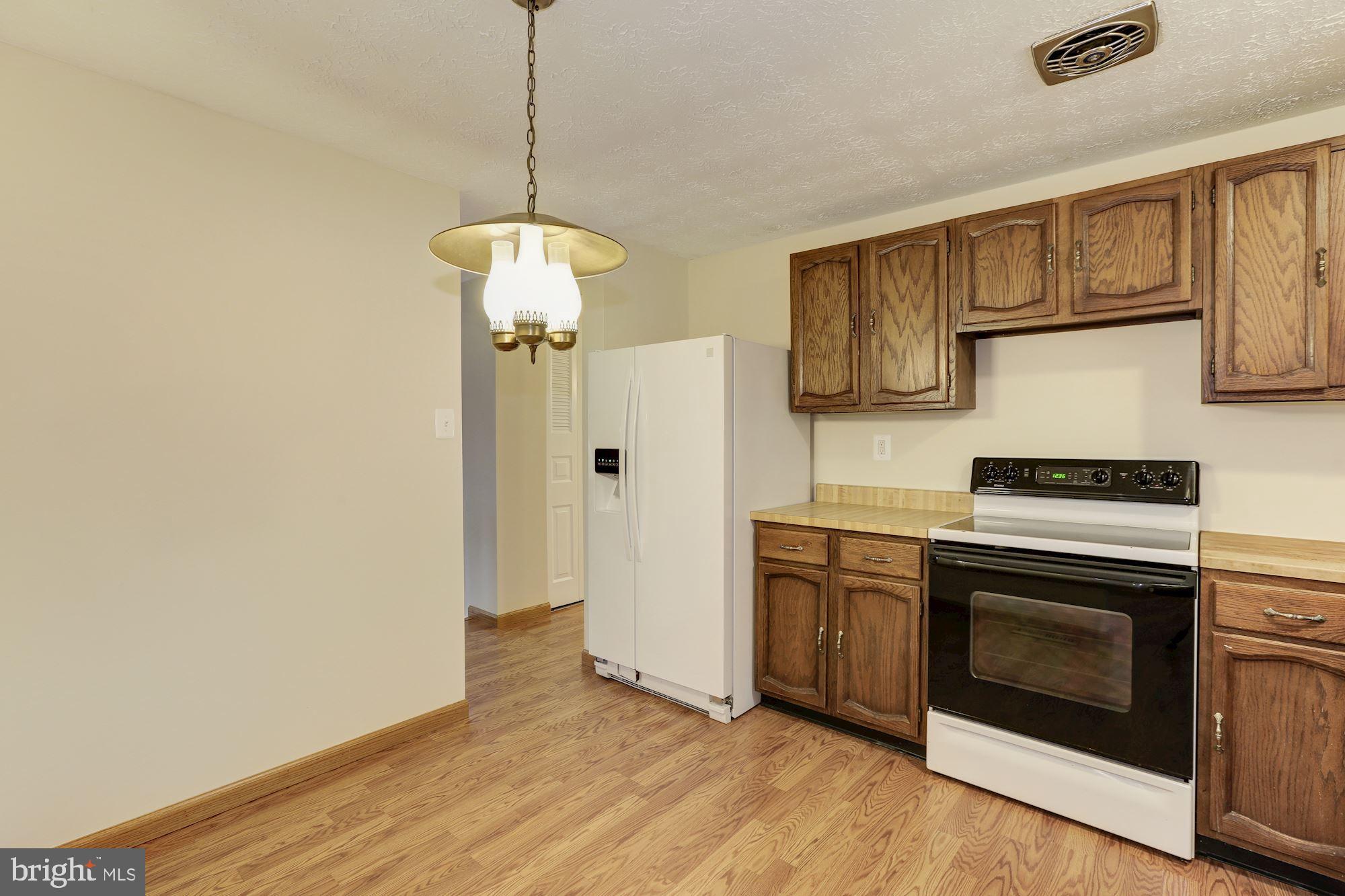 12902 Old Chapel Road Bowie, MD 20720 - Photo 14 of 49 Table Space Area in Kitchen