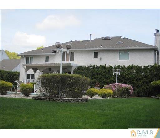 89 Webb Street Edison, NJ 08820 - Photo 2 of 8 Gallery Image 2