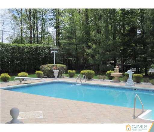 89 Webb Street Edison, NJ 08820 - Photo 5 of 8 Gallery Image 5