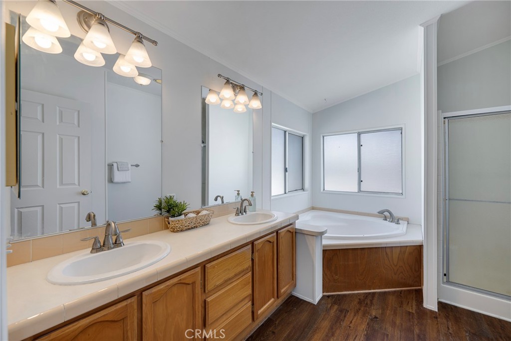 300 North Rampart Street, Unit 197 Orange, CA 92868 - Photo 24 of 51 Primary Ensuite Bath