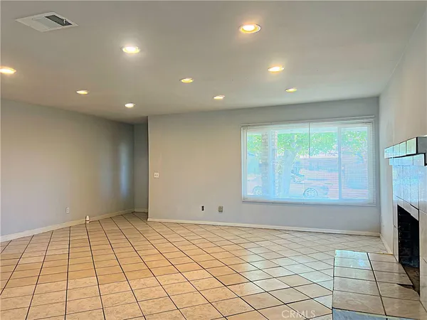 $2,595 | 41020 163rd Street East, Lancaster, CA 93535