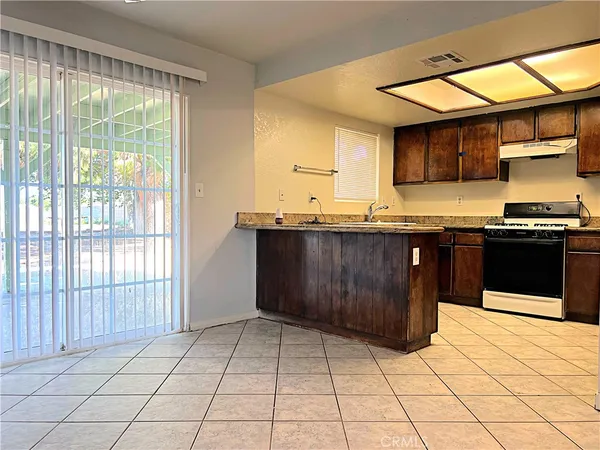 $2,595 | 41020 163rd Street East, Lancaster, CA 93535