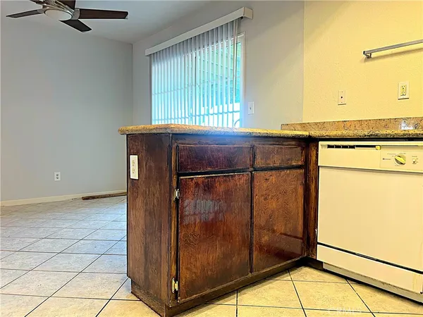 $2,595 | 41020 163rd Street East, Lancaster, CA 93535