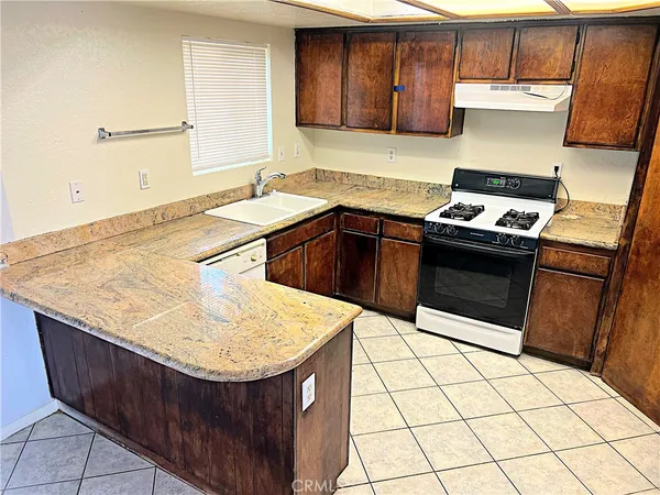 $2,595 | 41020 163rd Street East, Lancaster, CA 93535