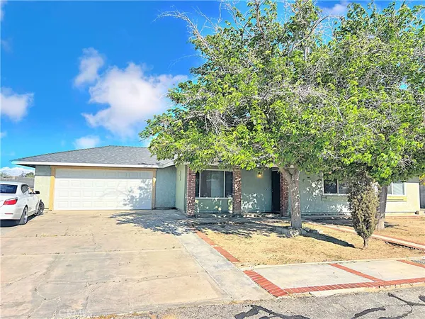 $2,595 | 41020 163rd Street East, Lancaster, CA 93535