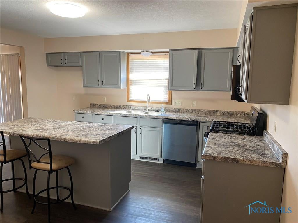 26818 Thompson Road Perrysburg, OH 43551 - Photo 12 of 39 Gallery Image 12