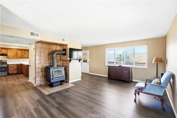 $449,000 | 19504 Dovetail Court, Tehachapi, CA 93561