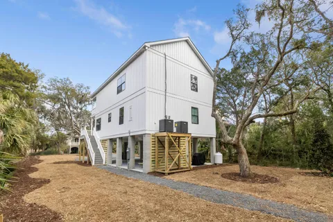 $1,400,000 | 3506 Myrtle Street, Edisto Island, SC 29438