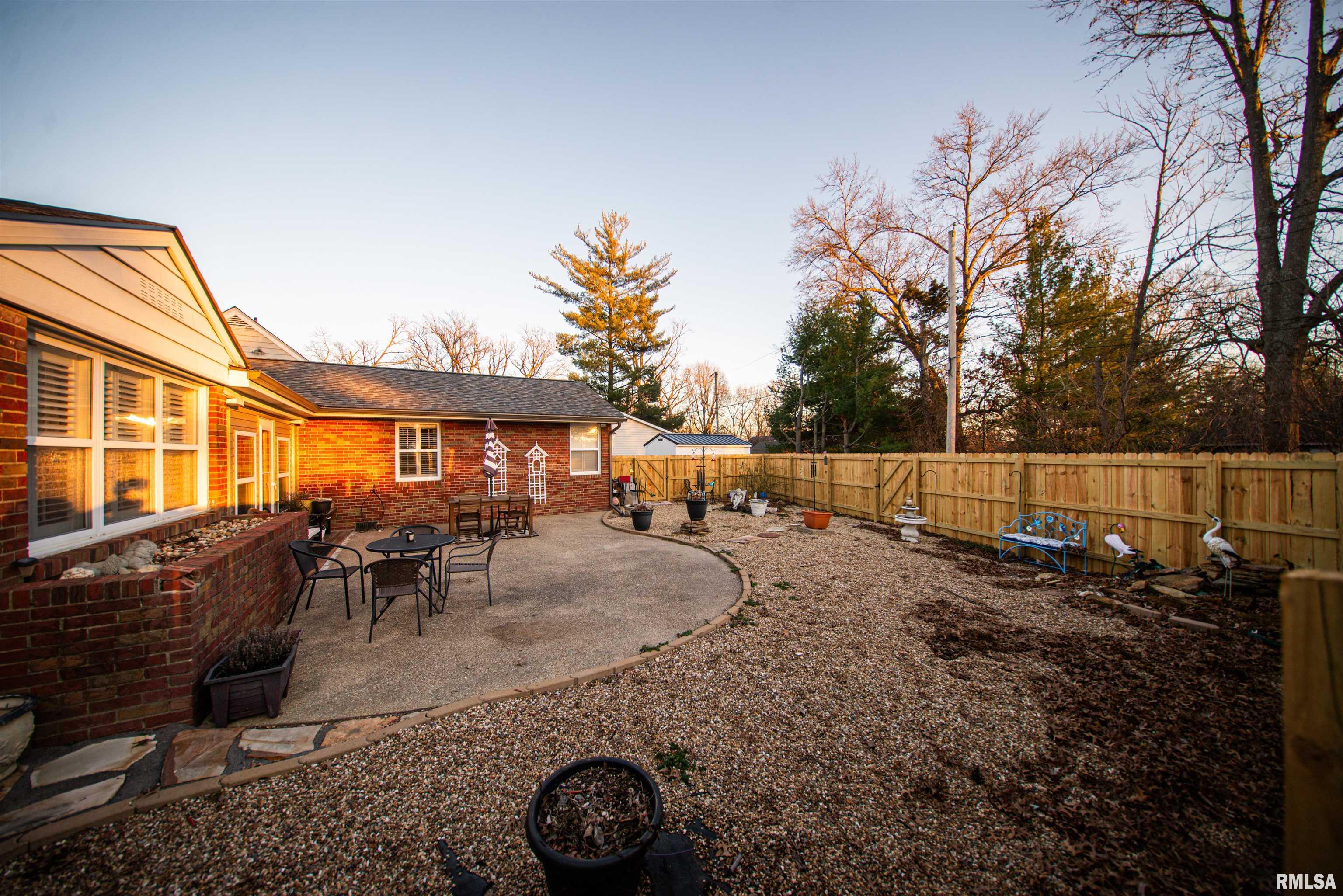 1903 East Richview Road Mount Vernon, IL 62864 - Photo 5 of 47 Gallery Image 5