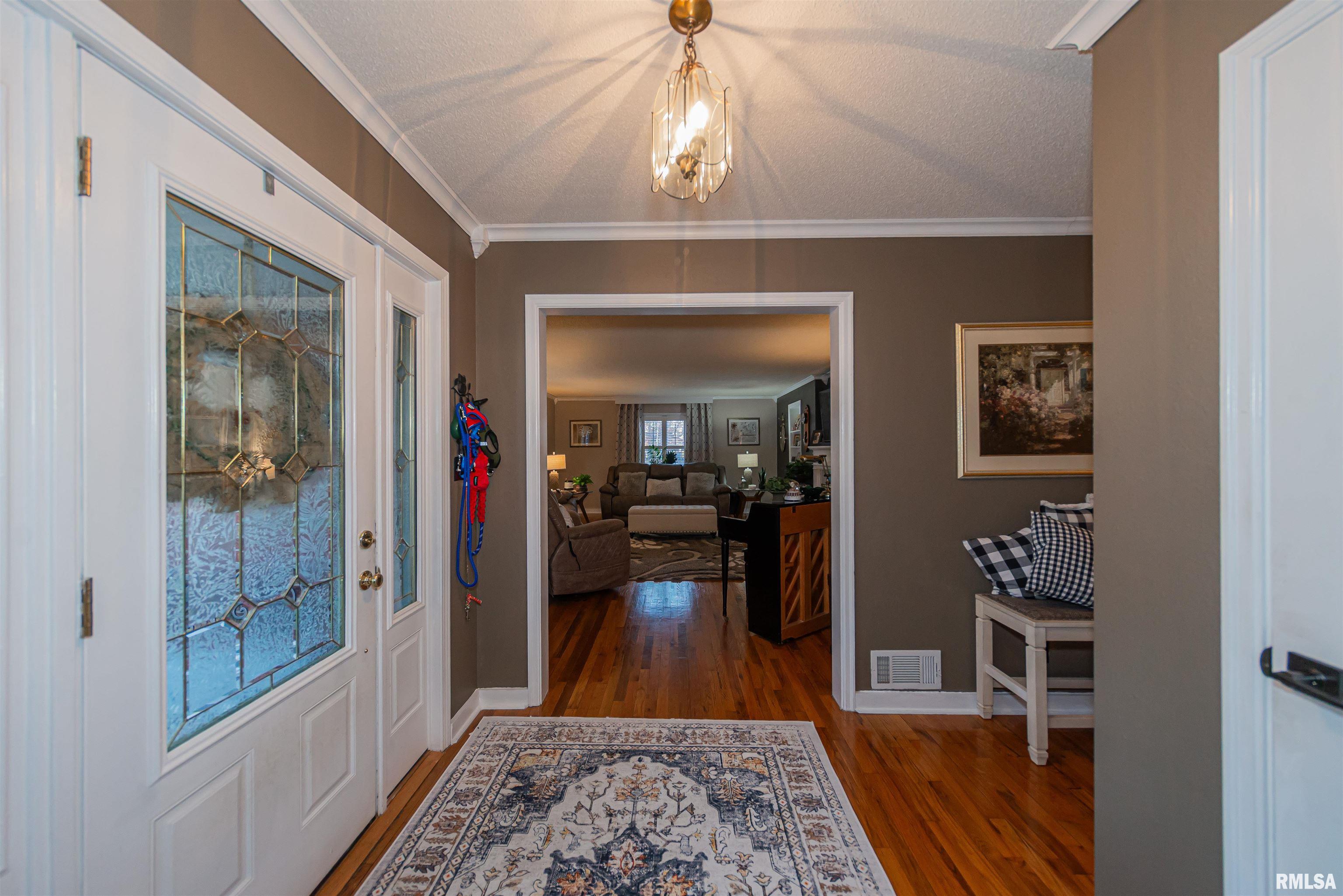 1903 East Richview Road Mount Vernon, IL 62864 - Photo 6 of 47 Gallery Image 6