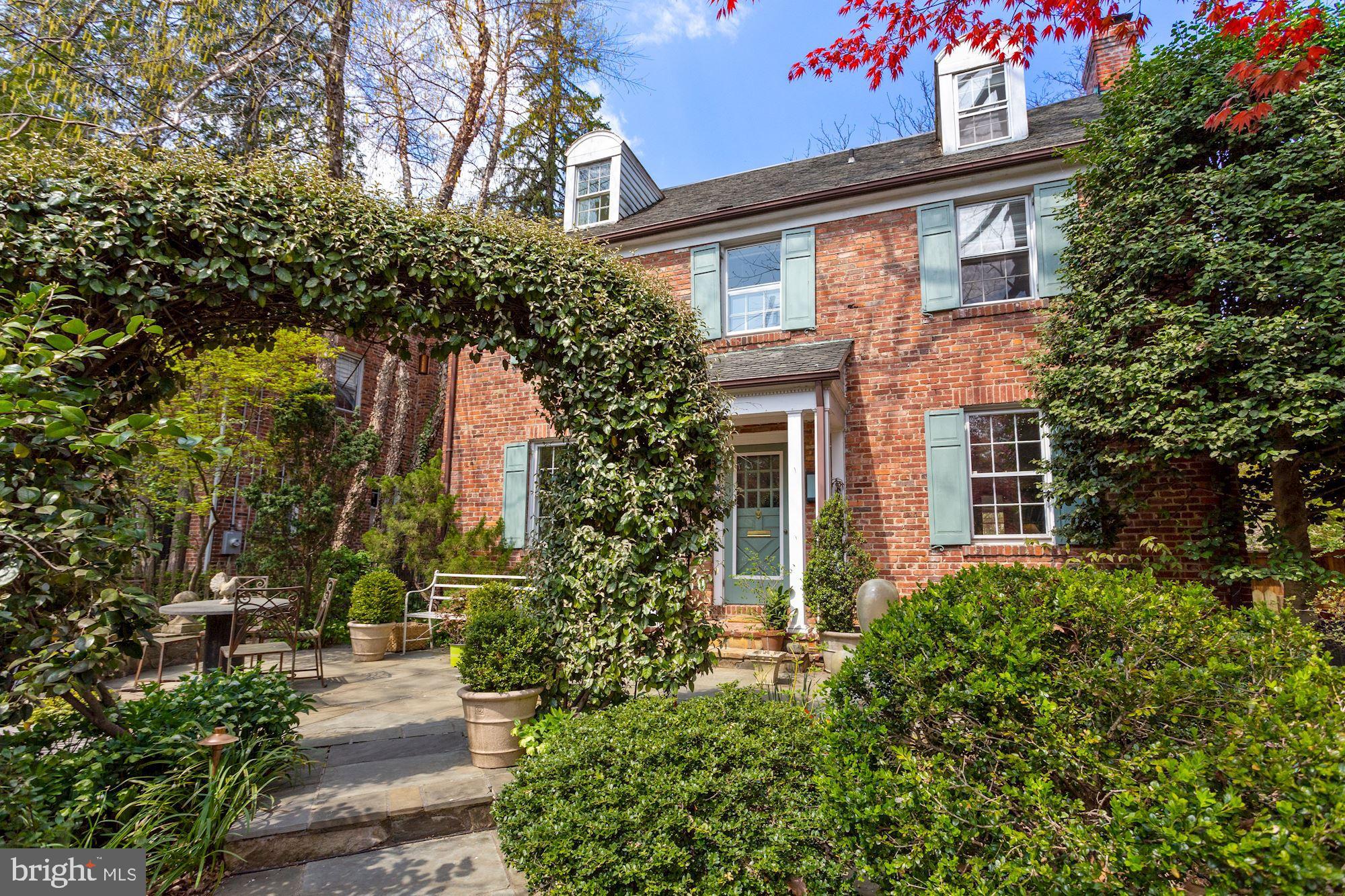 Welcome to 3743 Upton