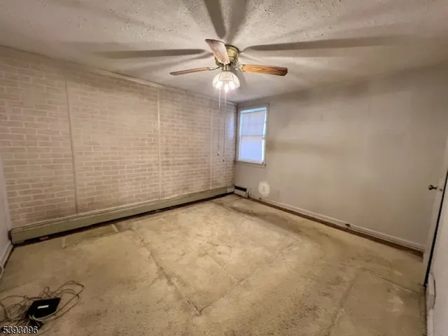 $599,999 | 195 River Lane, New Milford, NJ 07646