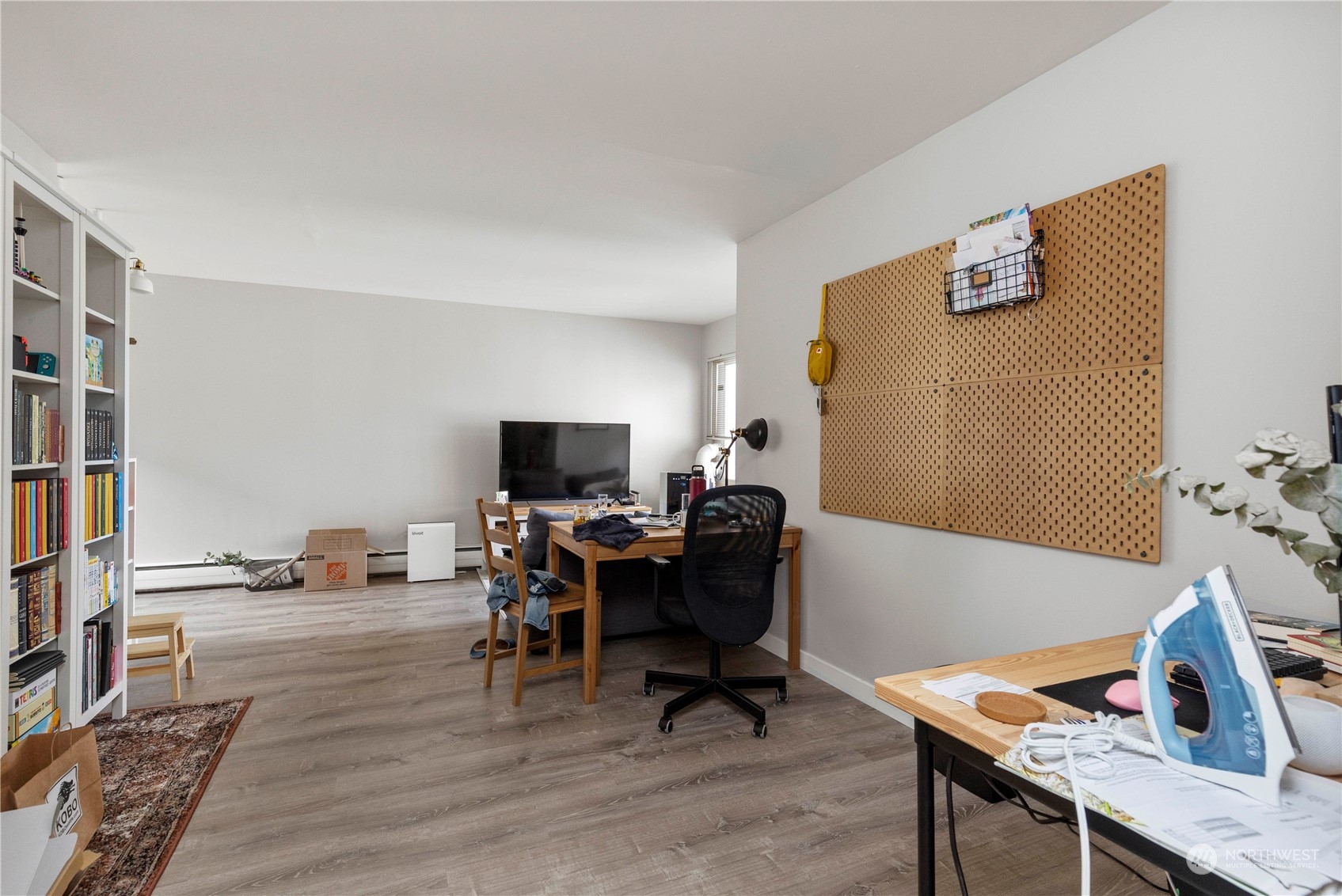 601 East Roy Street Seattle, WA 98102 - Photo 18 of 26 a view of a workspace with furniture