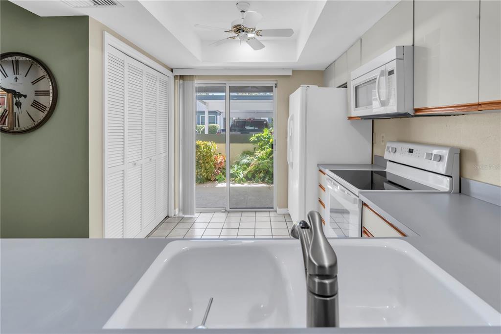 1377 McMullen Booth Road Clearwater, FL 33759 - Photo 5 of 42