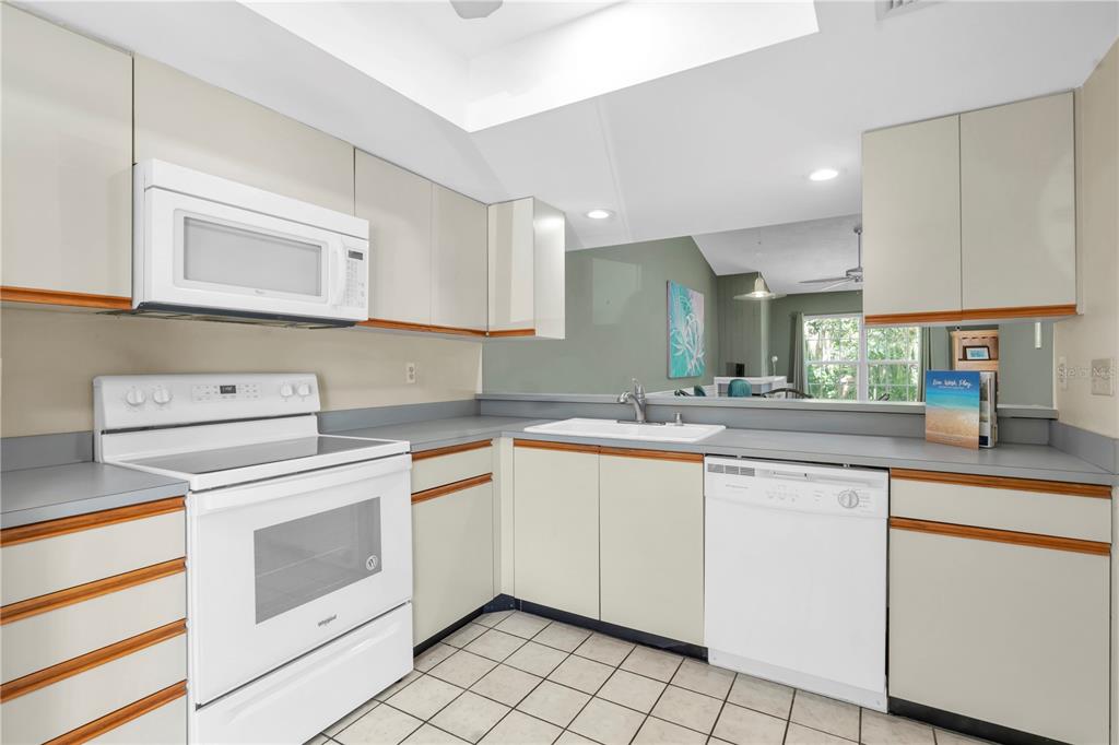 1377 McMullen Booth Road Clearwater, FL 33759 - Photo 8 of 42