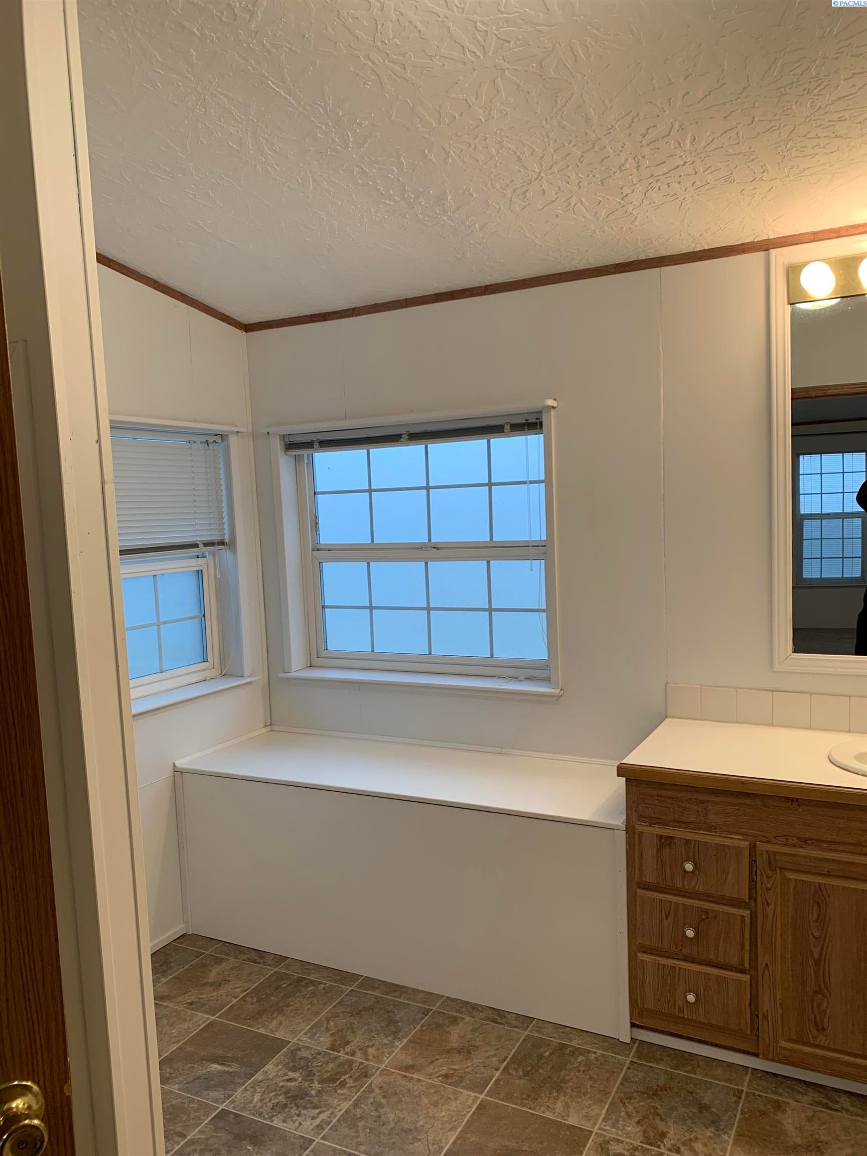 12807 Hicks Road Grandview, WA 98930 - Photo 31 of 45 Gallery Image 31