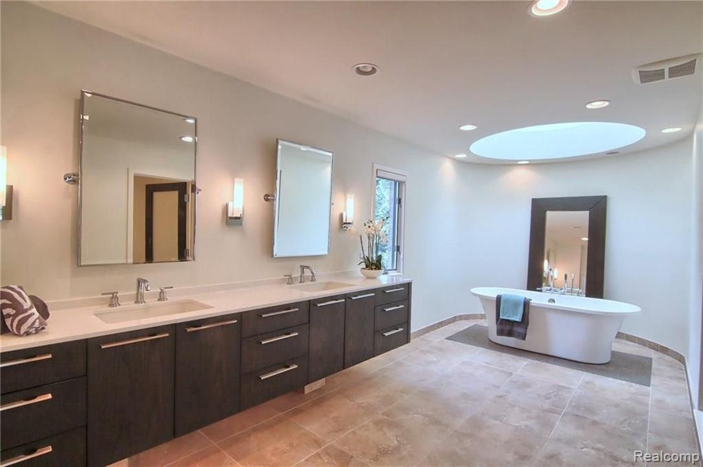 145 Canterbury Road Bloomfield Hills, MI 48304 - Photo 15 of 35