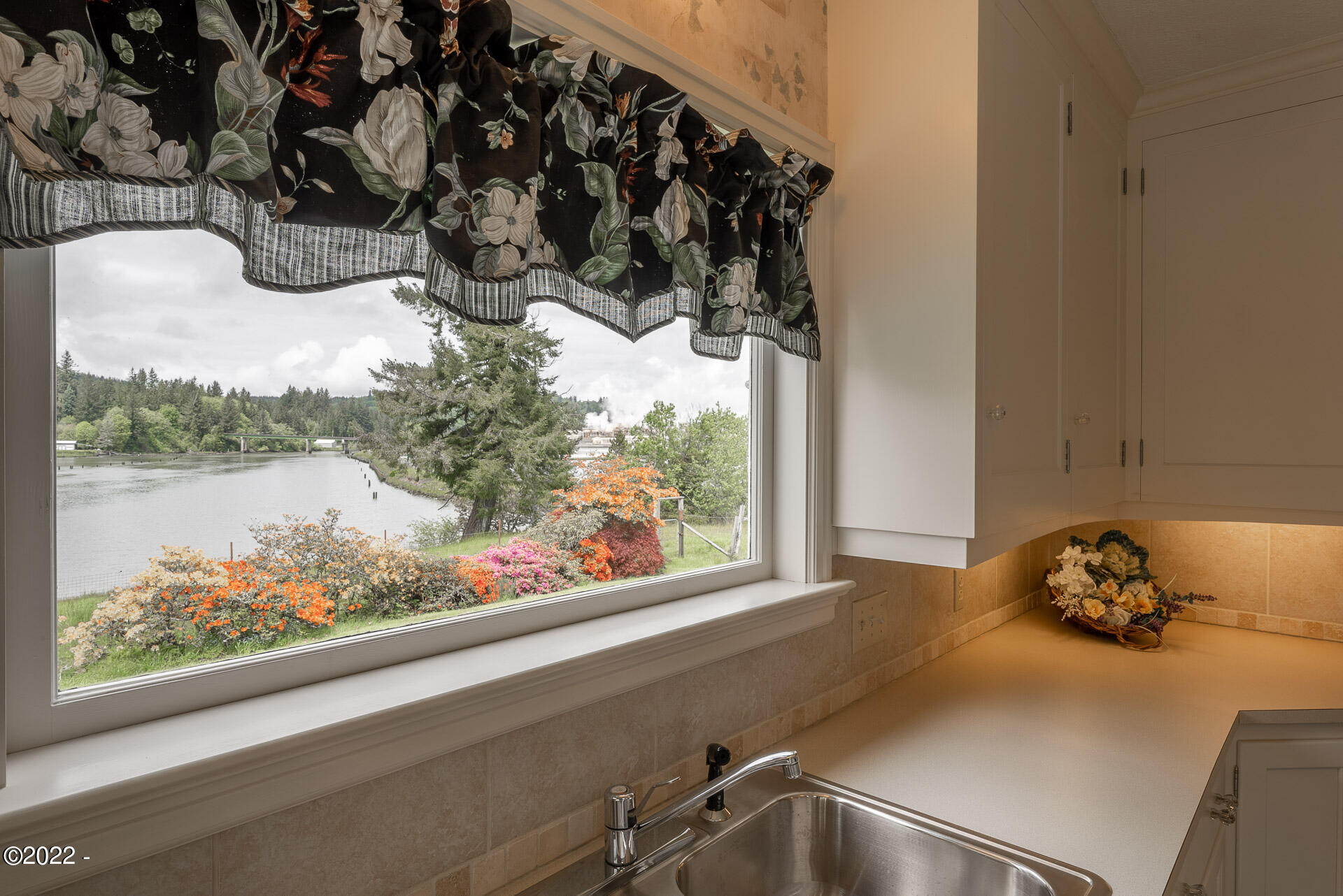 1130 Southeast River Road Toledo, OR 97391 - Photo 24 of 58 DSC05393-HDR