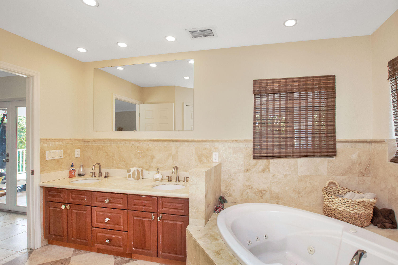 814 Madrid Road Key Largo, FL 33037 - Photo 31 of 40 virtual-tour-303023-30