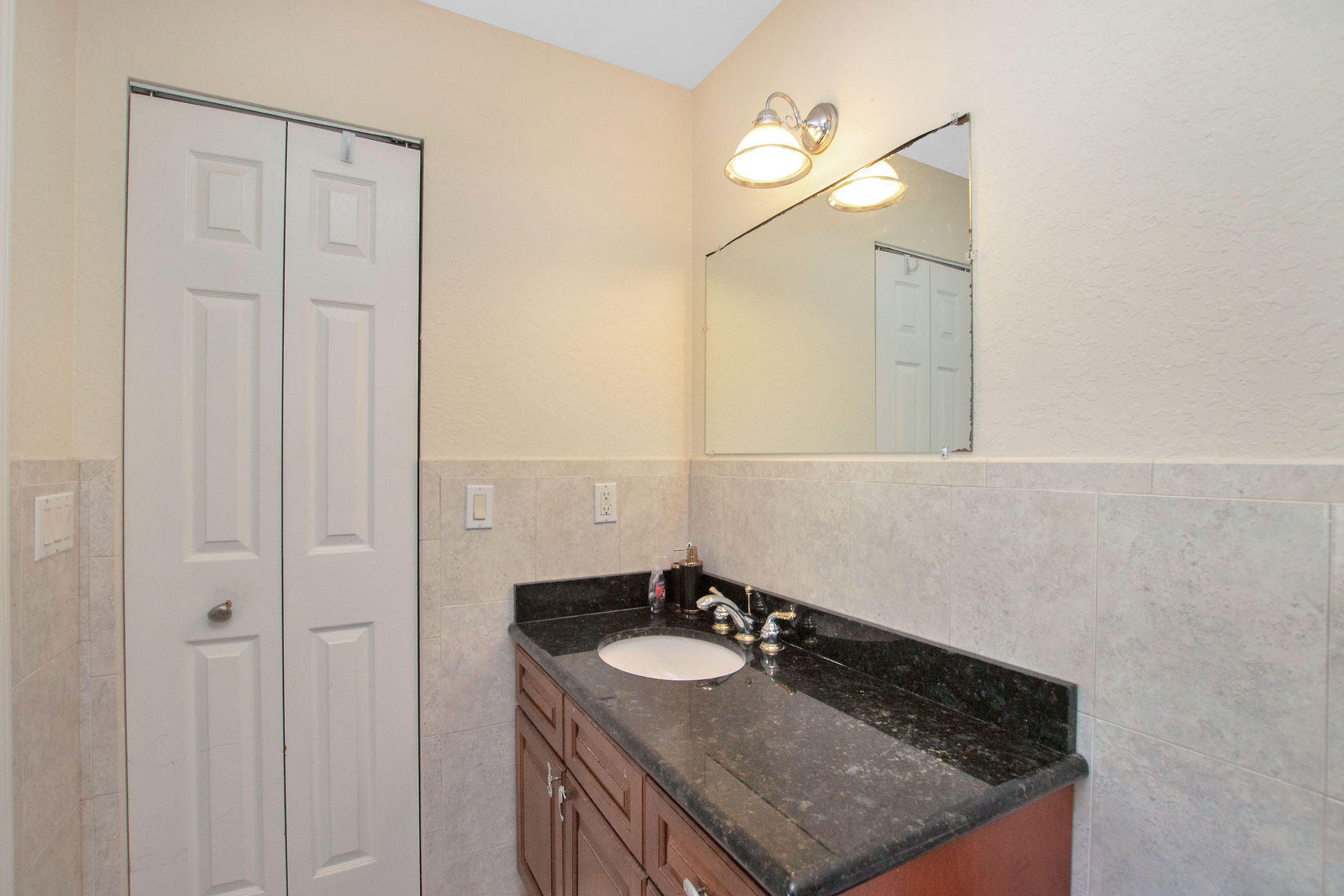 814 Madrid Road Key Largo, FL 33037 - Photo 40 of 40 virtual-tour-303023-40