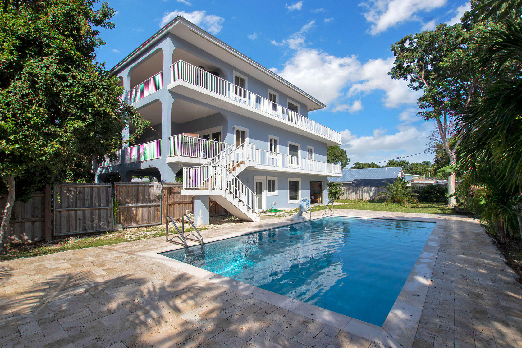 814 Madrid Road Key Largo, FL 33037 - Photo 6 of 40 virtual-tour-303023-01