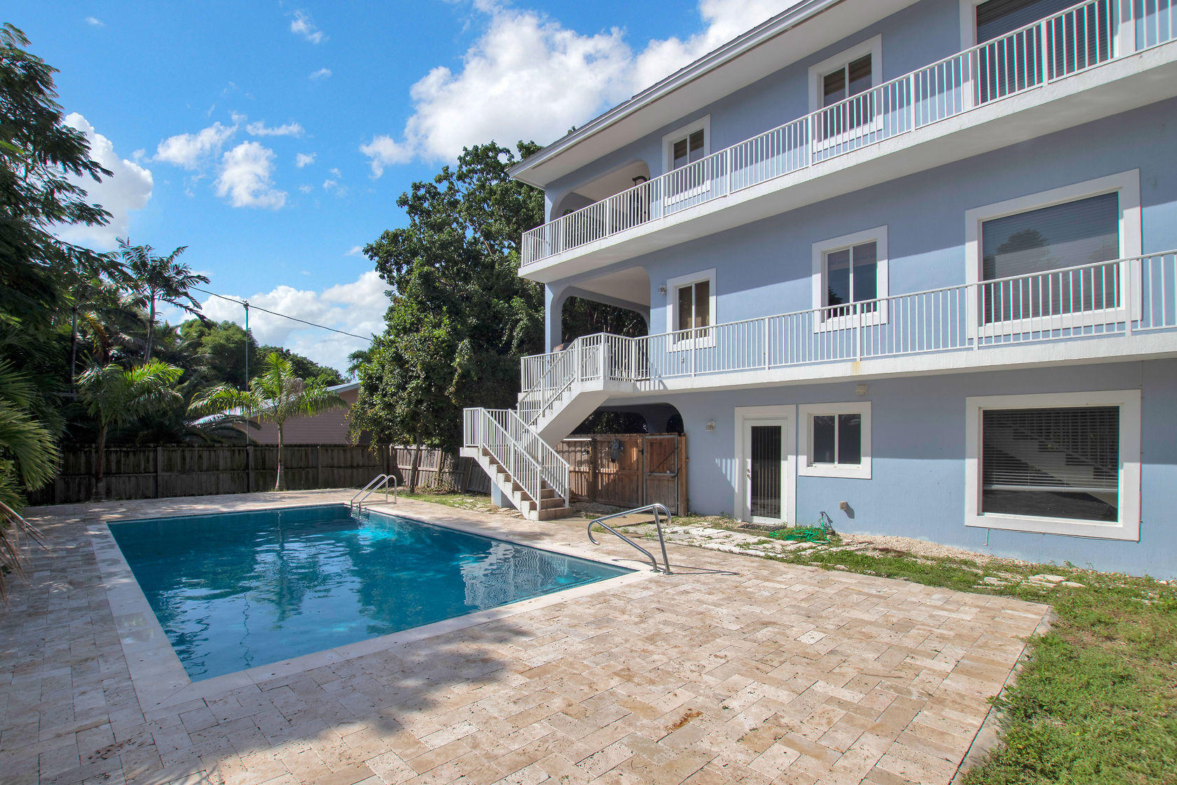 814 Madrid Road Key Largo, FL 33037 - Photo 7 of 40 virtual-tour-303023-02