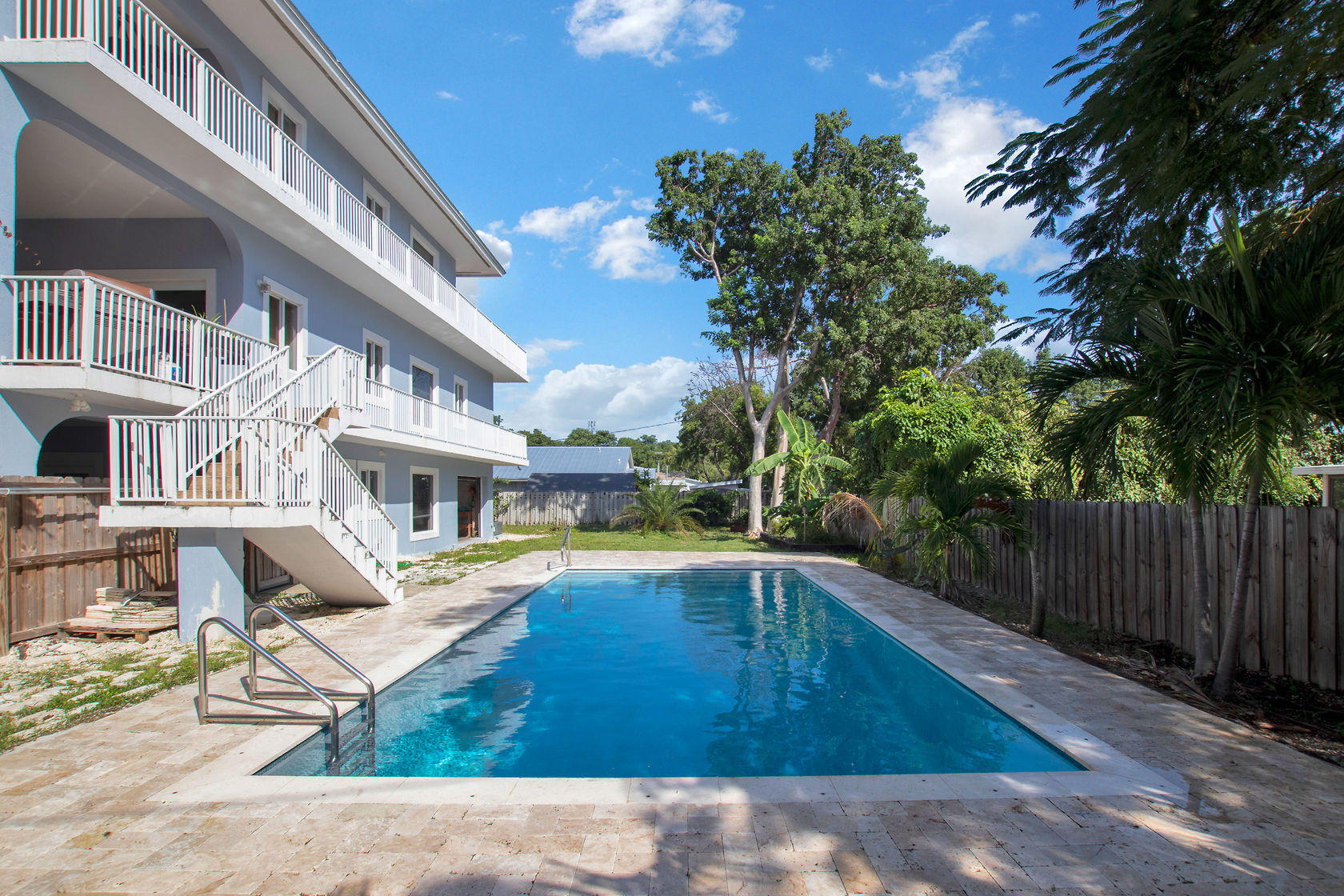 814 Madrid Road Key Largo, FL 33037 - Photo 8 of 40 virtual-tour-303023-03