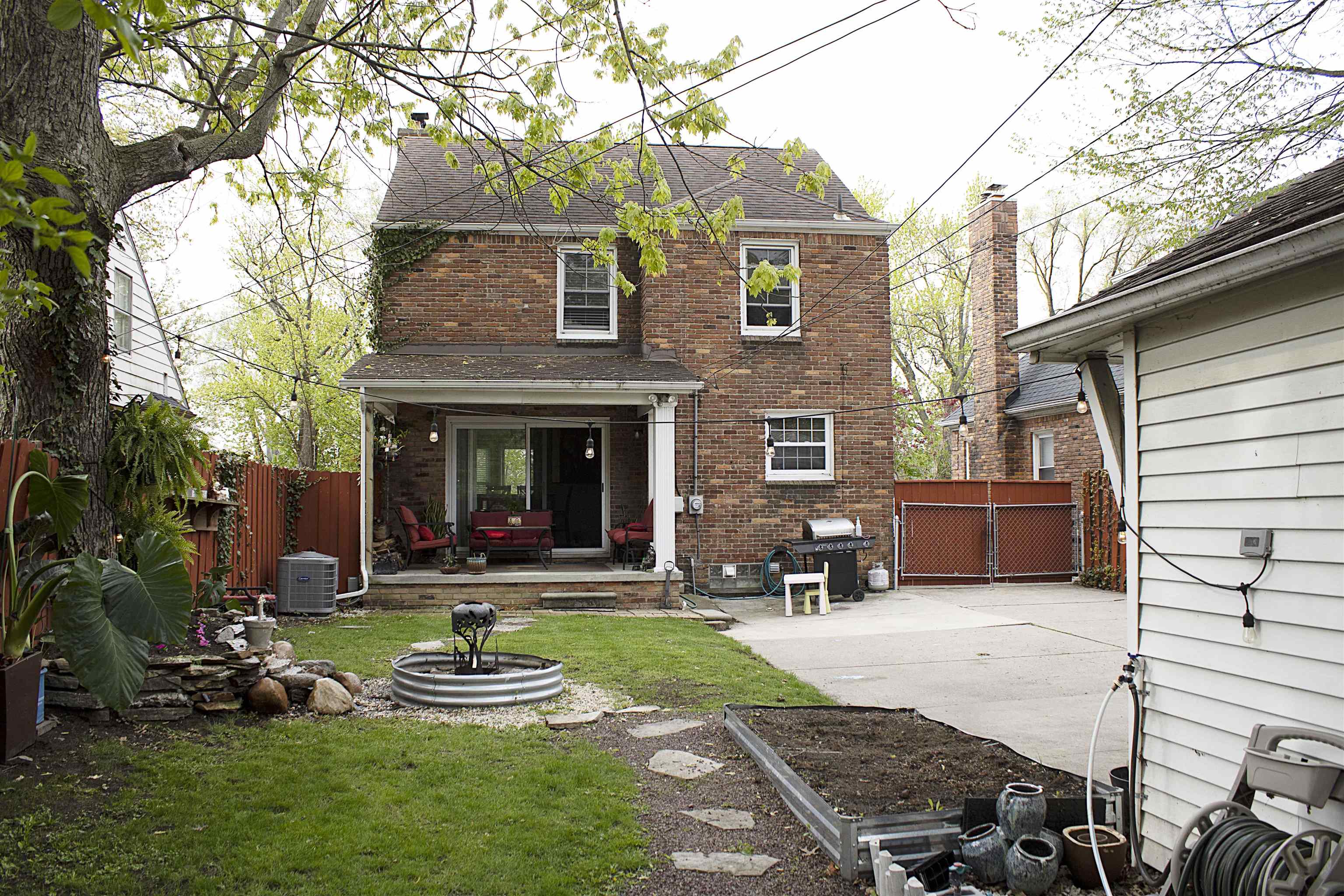 1440 Vernier Road Grosse Pointe Woods, MI 48236 - Photo 5 of 39