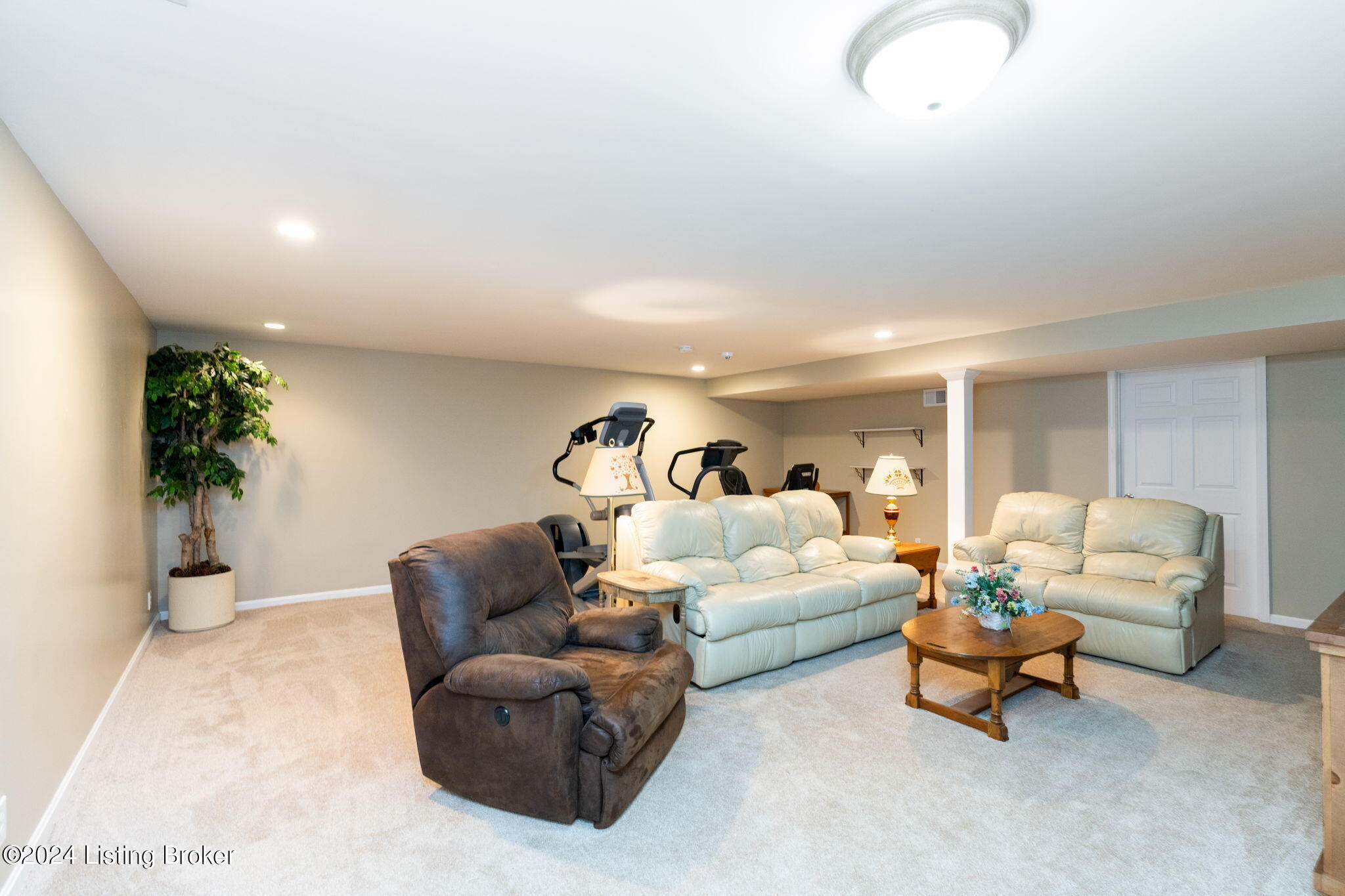 1225 Williams Ridge Road Louisville, KY 40243 - Photo 27 of 50 Family Room