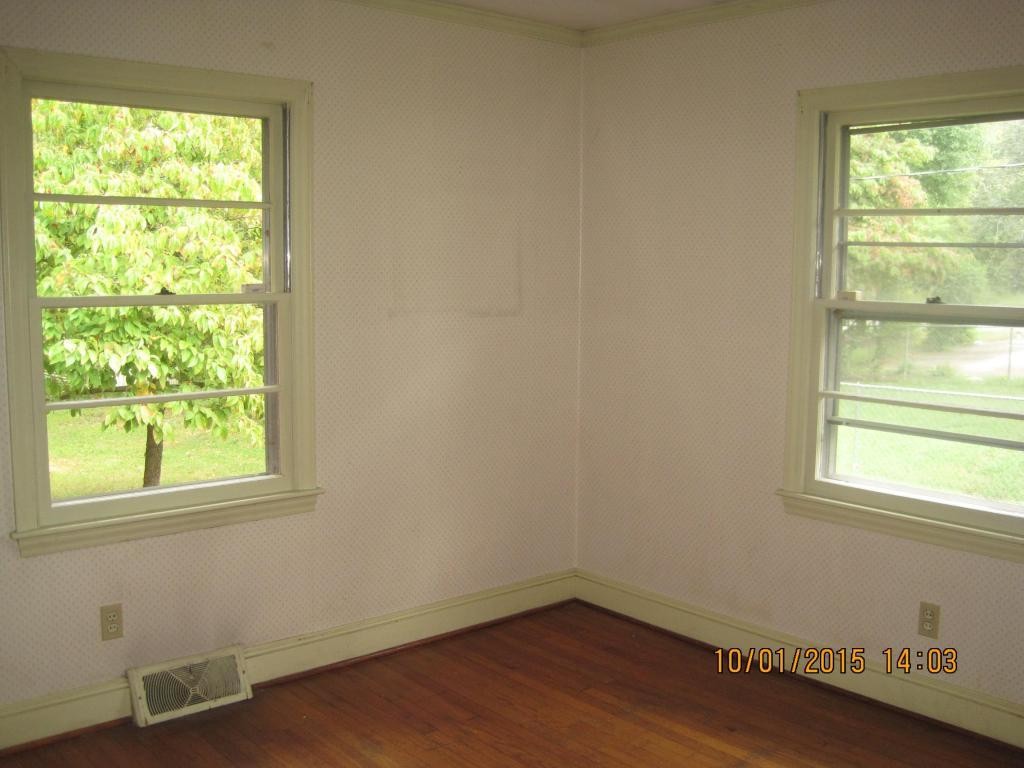 207 Friendly Road Burlington, NC 27217 - Photo 5 of 10 Gallery Image 5