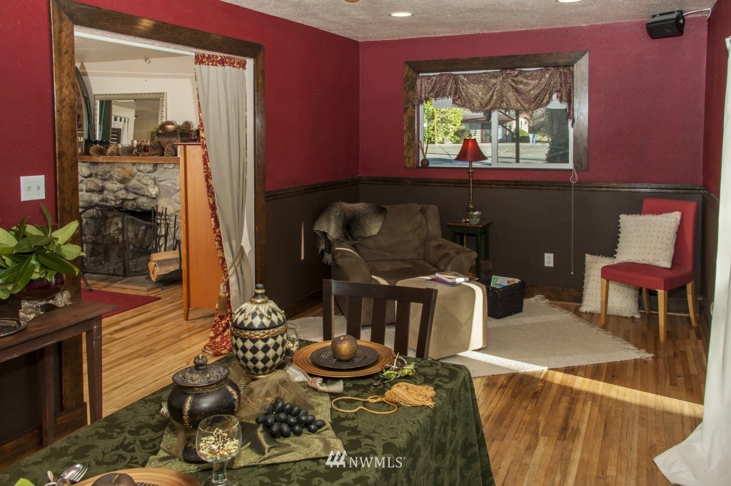 16623 Benson Road South Renton, WA 98055 - Photo 14 of 20 a room with furniture and a potted plant