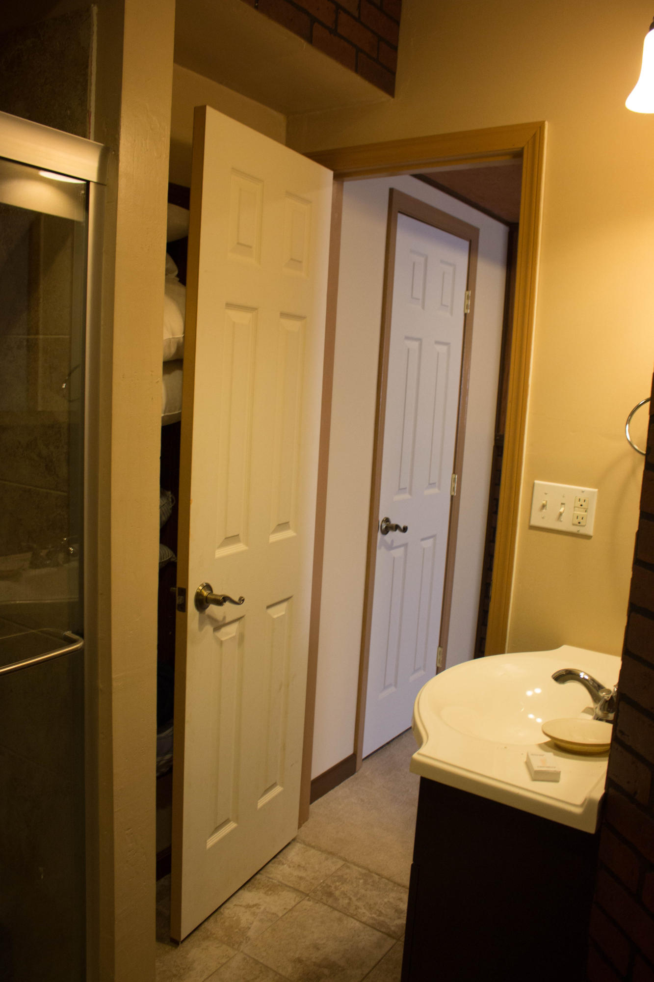 4454 Woodbridge Road Niceville, FL 32578 - Photo 24 of 27 Upstairs Bath