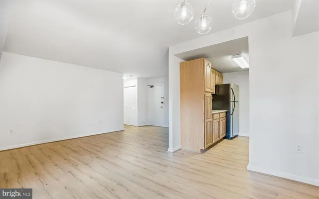 $1,925 | 5250 Valley Forge Drive, Unit 103, Alexandria, VA 22304