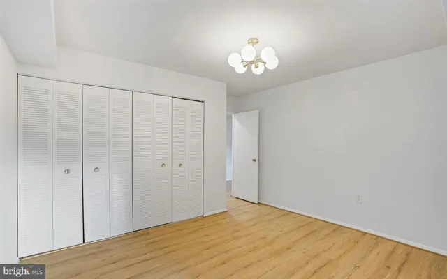 $1,925 | 5250 Valley Forge Drive, Unit 103, Alexandria, VA 22304