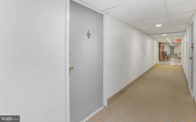 $1,925 | 5250 Valley Forge Drive, Unit 103, Alexandria, VA 22304