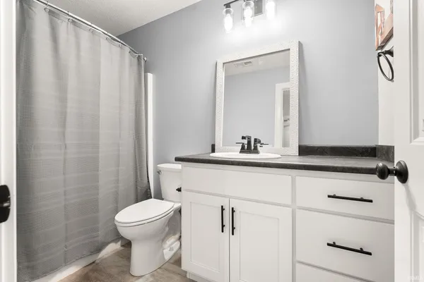 $1,150,000 | 40 Lane 283 Hamilton Lake, Hamilton, IN 46742