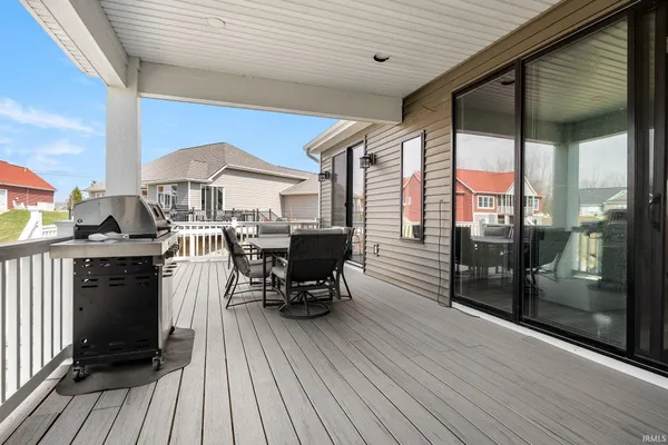 $1,150,000 | 40 Lane 283 Hamilton Lake, Hamilton, IN 46742