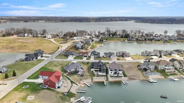 $1,150,000 | 40 Lane 283 Hamilton Lake, Hamilton, IN 46742