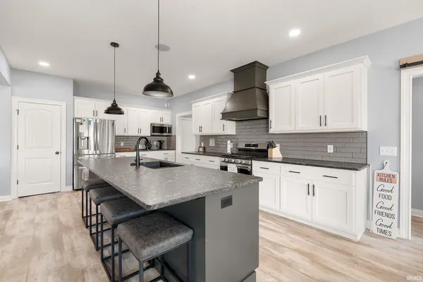 $1,150,000 | 40 Lane 283 Hamilton Lake, Hamilton, IN 46742