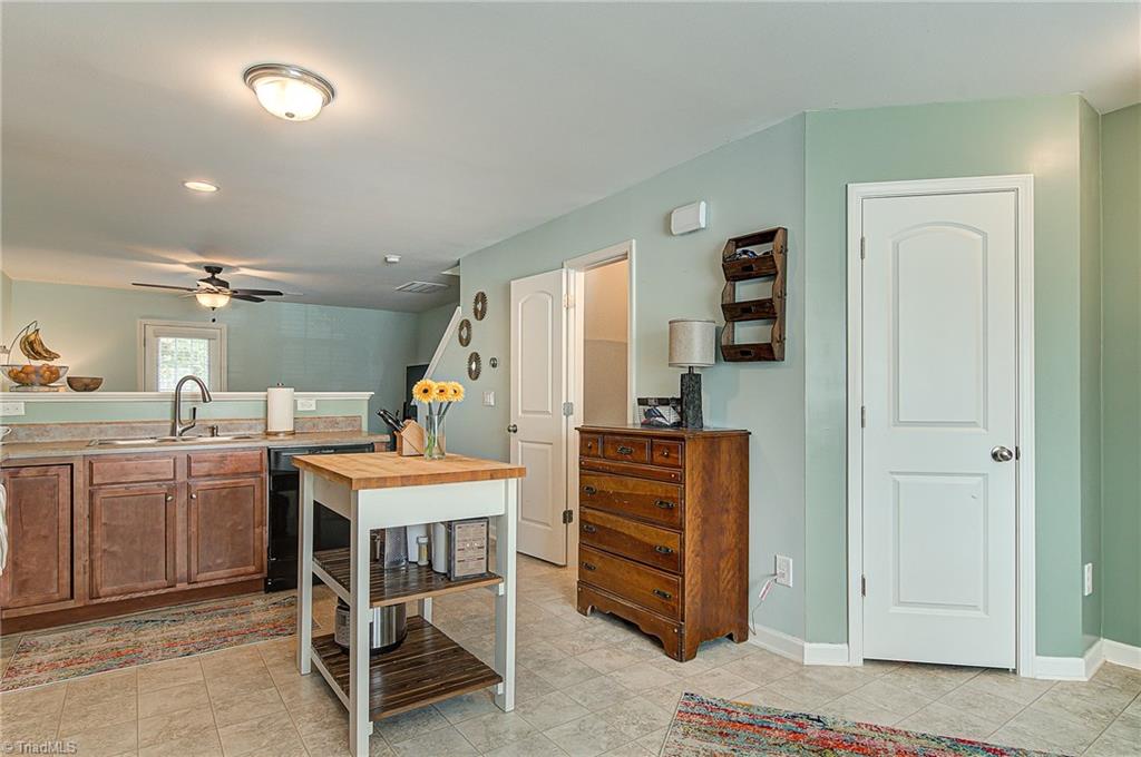 468 Ridgebrooke Drive High Point, NC 27265 - Photo 8 of 29 Alternate view from dining area towards kitchen and living room.