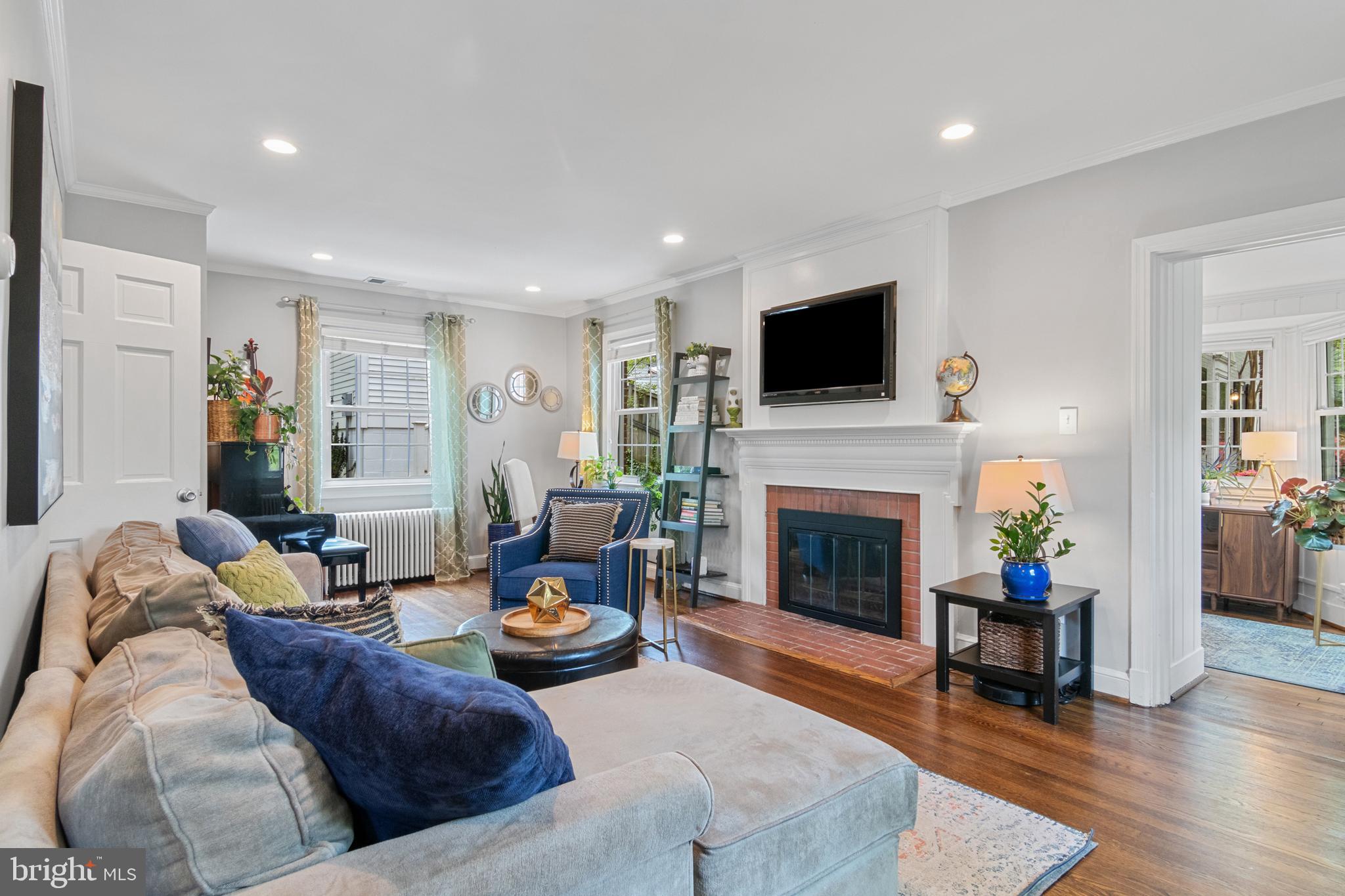 612 Ellsworth Drive Silver Spring, MD 20910 - Photo 6 of 43